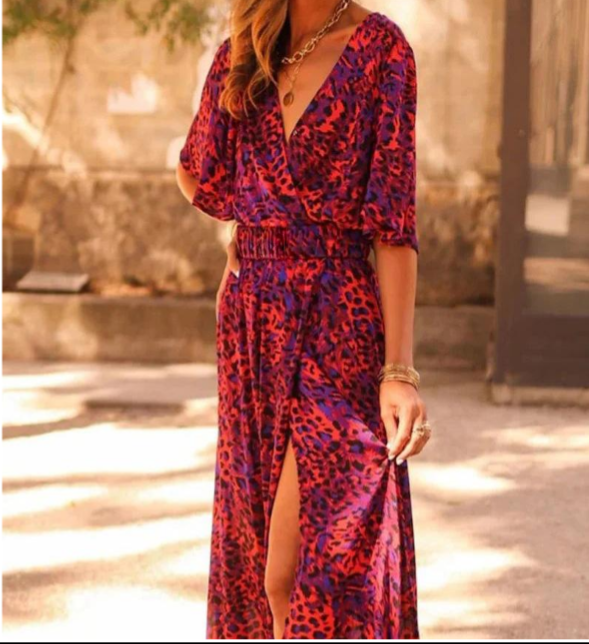 All-over print dress with belt, short sleeves, and split thigh. 222