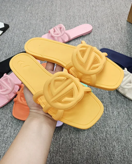 Chinelos femininos entrelaçados com uma palavra 08