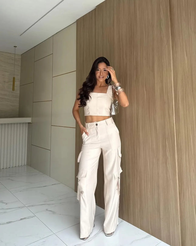 Conjunto feminino calça cargo e cropped de alça alfaiataria complemento 453