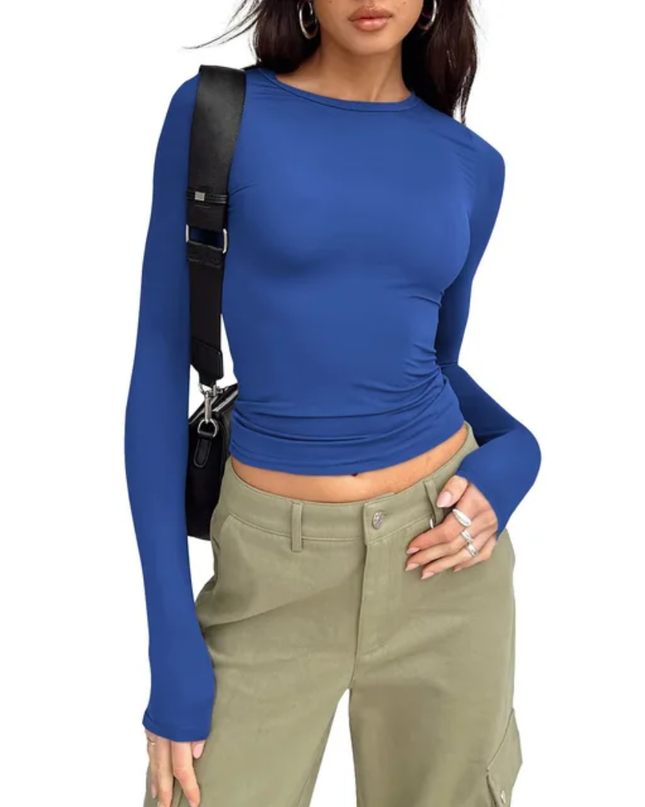 Camiseta Feminina Elegante e Versátil com Gola Careca, Manga Longa, Franzida, Ajustada e Slim, Adequada 161