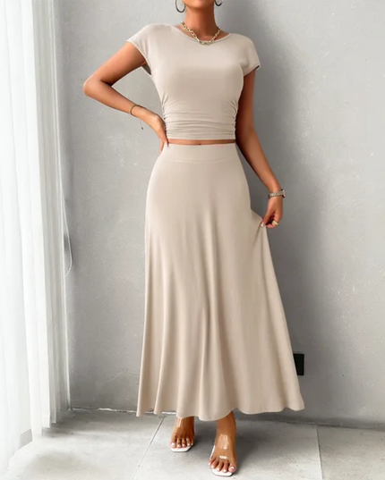 Conjunto feminino de duas peças com top cropped e saia longa 174