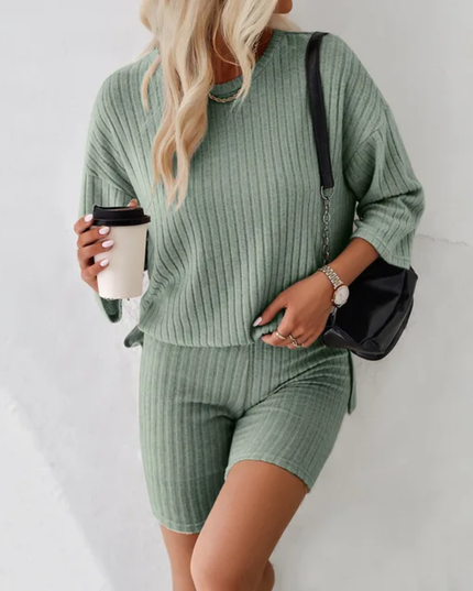 Camiseta ombro caído & Shorts de motociclista 139