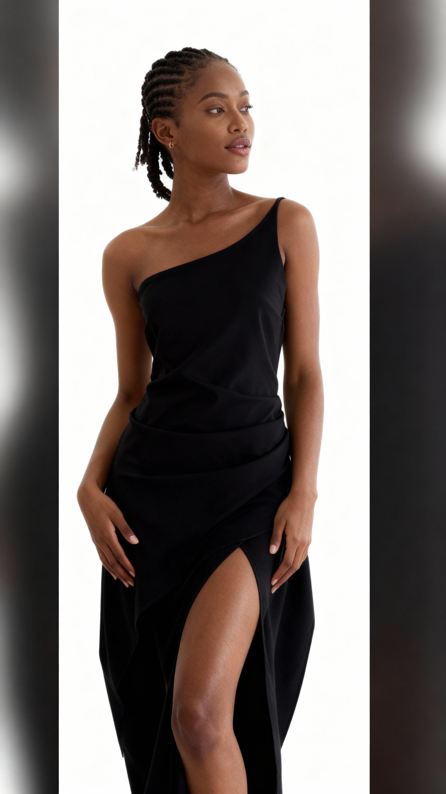 Vestido elegante slim fit com fenda alta e ombros oblíquos 60