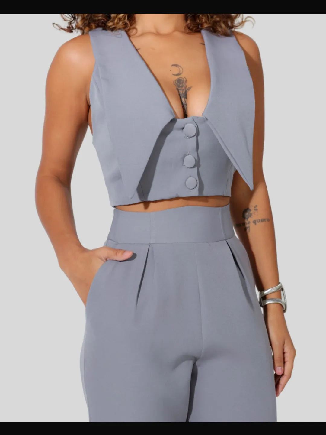 Conjunto colete e calça em alfaiataria estoque 90