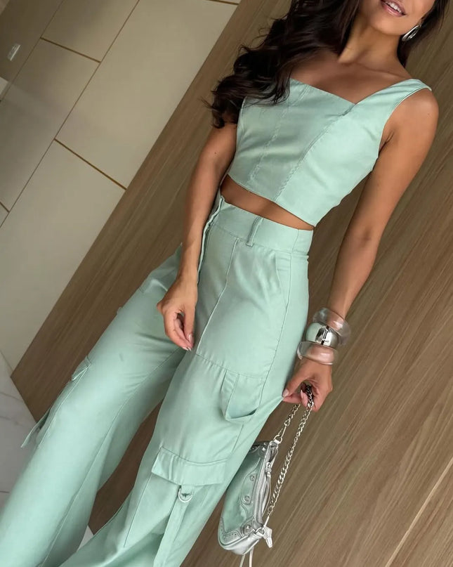 Conjunto feminino calça cargo e cropped de alça alfaiataria complemento 453