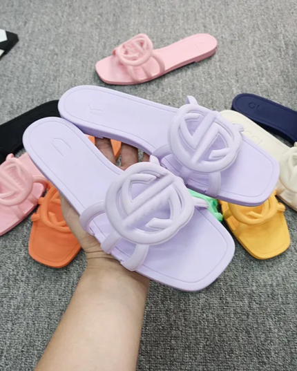 Chinelos femininos entrelaçados com uma palavra 08