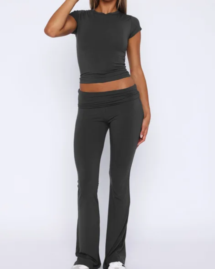 Conjunto Esportivo de Malha Slim Fit de Cor Sólida com Top de Manga Curta e Calça Flare 143