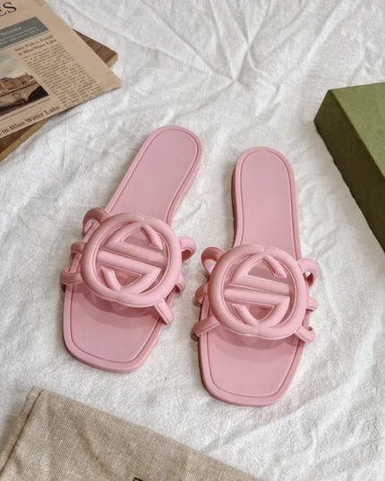 Chinelos femininos entrelaçados com uma palavra 08