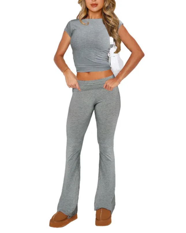 Conjunto Esportivo de Malha Slim Fit de Cor Sólida com Top de Manga Curta e Calça Flare 143